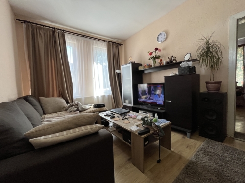 Haskovo iline bağlı Levka köyünde büyük bahçeli bir köy evi satılmaktadır.