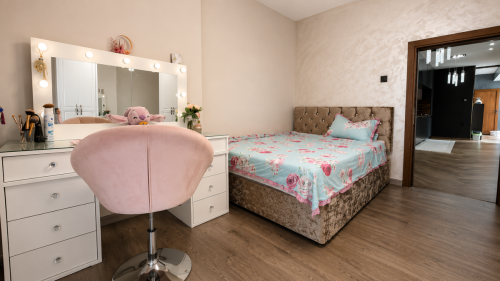 Luxuriously furnished houses in the town of Lyubimets, Haskovo region - a total of 160 sq.m, with a yard, garage, and a huge garden.