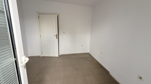 Hazır ofis Svilengrad'da: 42 m², 2 oda, otopark, video gözetim, teras, klima.