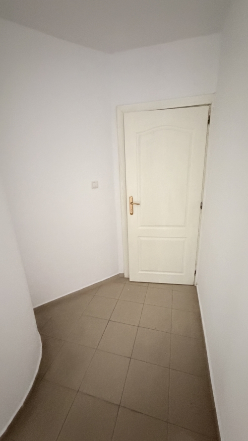 Hazır ofis Svilengrad'da: 42 m², 2 oda, otopark, video gözetim, teras, klima.