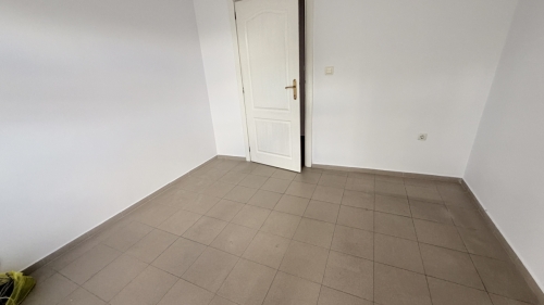 Hazır ofis Svilengrad'da: 42 m², 2 oda, otopark, video gözetim, teras, klima.