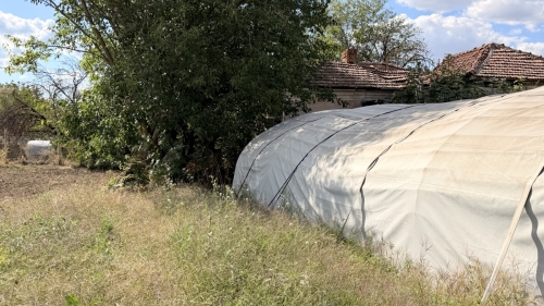 Къща за ремонт с голям двор в с. Капитан Андреево, Хасково - 1177 кв.м, 4 стаи, отлична локация!