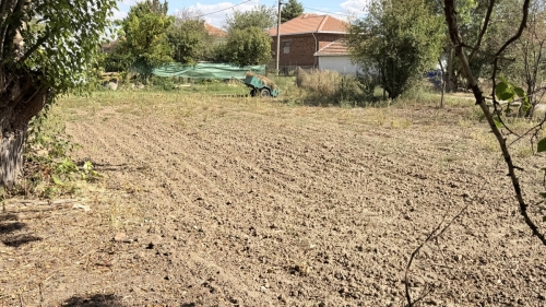 Къща за ремонт с голям двор в с. Капитан Андреево, Хасково - 1177 кв.м, 4 стаи, отлична локация!