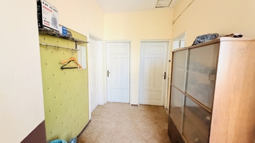 Küçük Ev Svilengrad'da: 4 oda, olanaklara ve ulaşıma yakın.