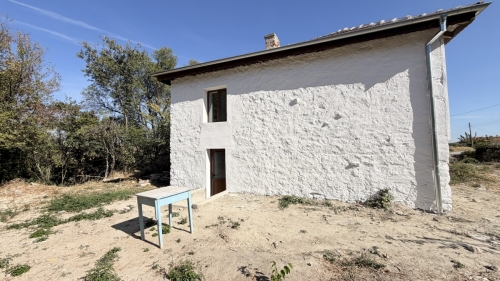 Луксозна къща с планинска гледка в с. Левка, Хасково - 1043 кв.м, 2 етажа, готова за нанасяне!