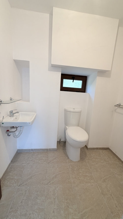 Луксозна къща с планинска гледка в с. Левка, Хасково - 1043 кв.м, 2 етажа, готова за нанасяне!