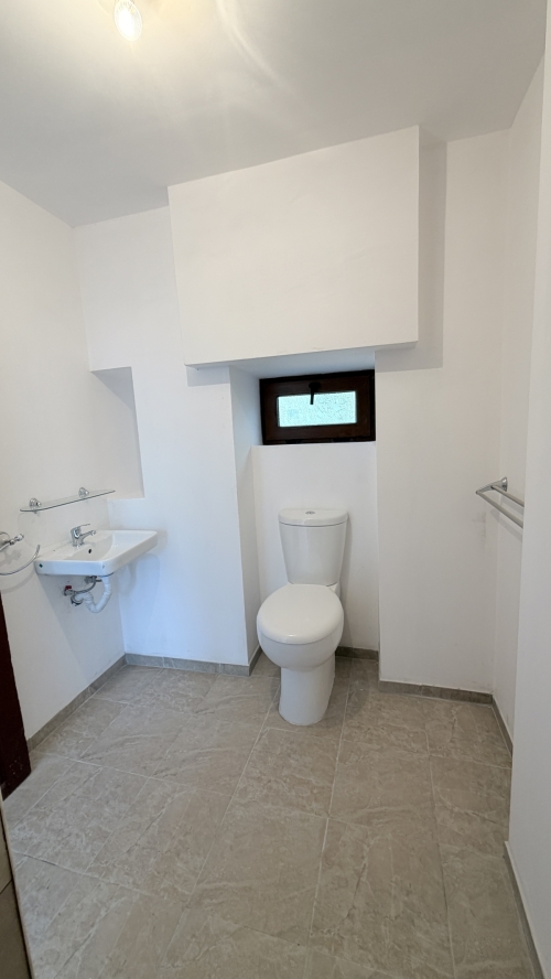 Луксозна къща с планинска гледка в с. Левка, Хасково - 1043 кв.м, 2 етажа, готова за нанасяне!