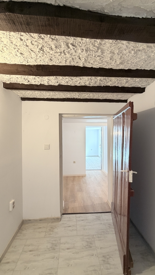 Луксозна къща с планинска гледка в с. Левка, Хасково - 1043 кв.м, 2 етажа, готова за нанасяне!