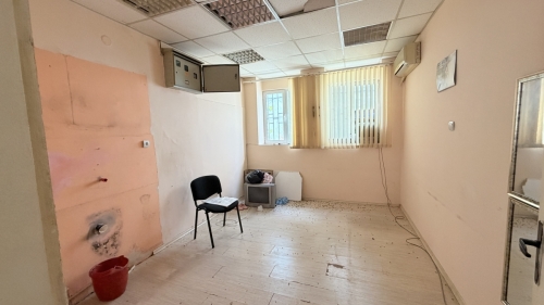 Бизнес имот в топ център на Свиленград до общината - 270 кв.м, възможност за надстрояване. Имотът разполага с мазе и 1 етаж общо РЗП 350 кв.м.