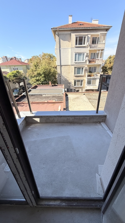 Luxury four-room apartment in Svilengrad - new construction with Act 15, 150.65 sq.m, unfurnished, with a terrace and elevator, close to school and transport.