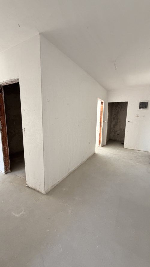 Luxury four-room apartment in Svilengrad - new construction with Act 15, 150.65 sq.m, unfurnished, with a terrace and elevator, close to school and transport.