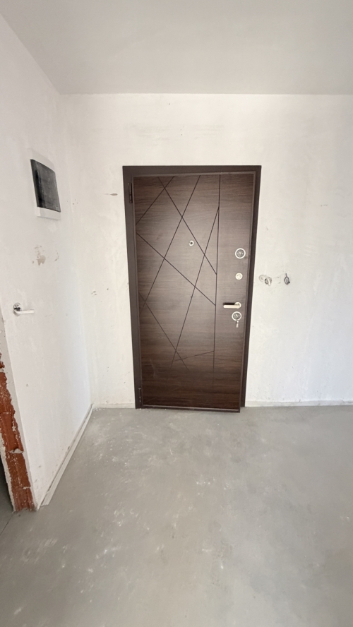Luxury four-room apartment in Svilengrad - new construction with Act 15, 150.65 sq.m, unfurnished, with a terrace and elevator, close to school and transport.