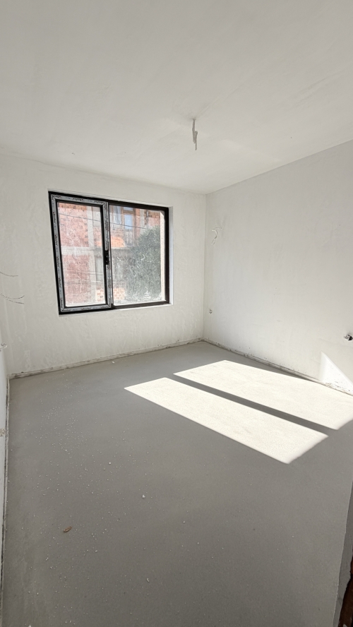 Luxury four-room apartment in Svilengrad - new construction with Act 15, 150.65 sq.m, unfurnished, with a terrace and elevator, close to school and transport.