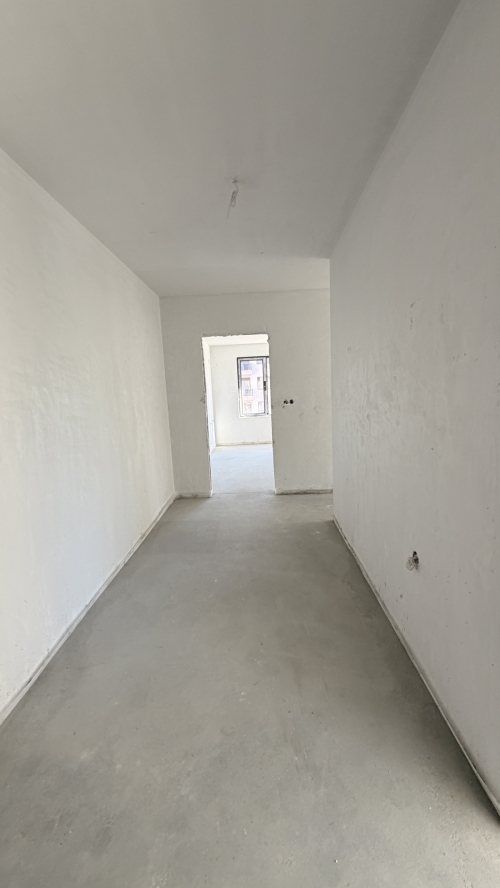 Luxury four-room apartment in Svilengrad - new construction with Act 15, 150.65 sq.m, unfurnished, with a terrace and elevator, close to school and transport.