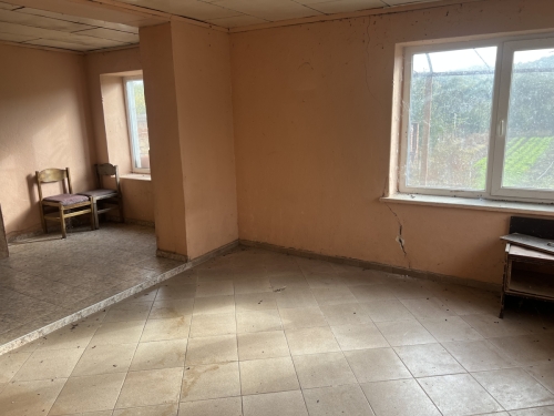 Spacious house with a yard and a river in Leshnikovo, Haskovo